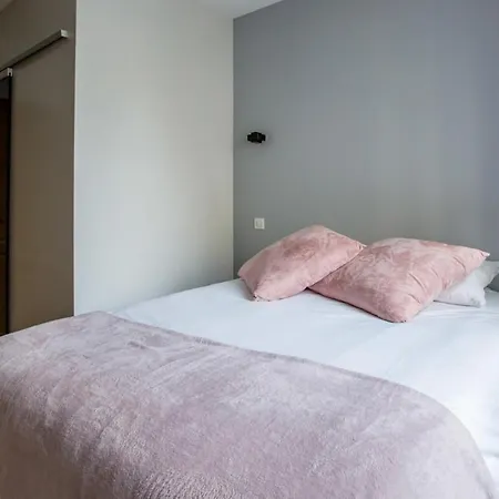 Spacious And Charming 2 Bedroom Flat A Madeleine Apartment Paris